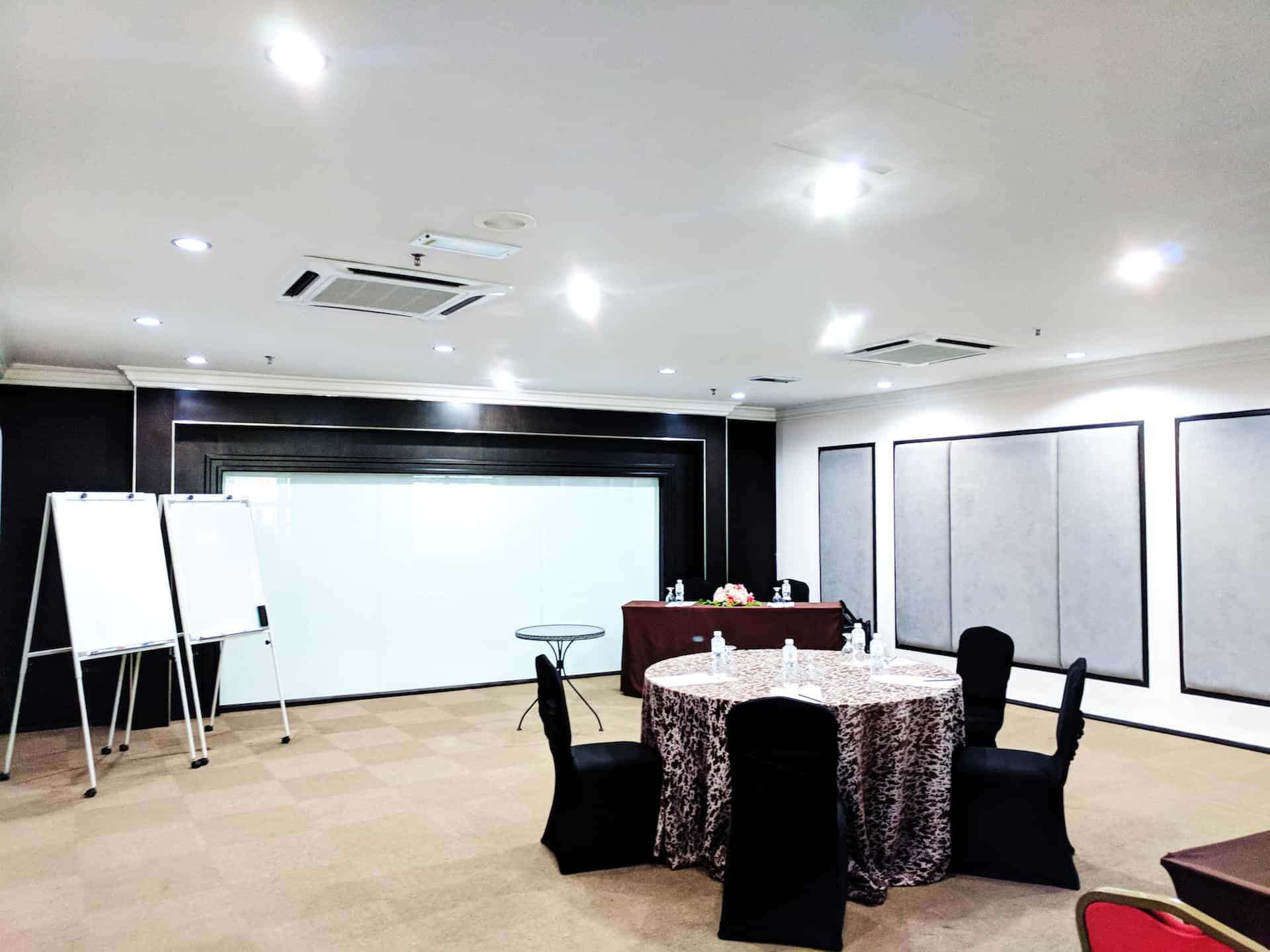 Banquet Hall 3-2